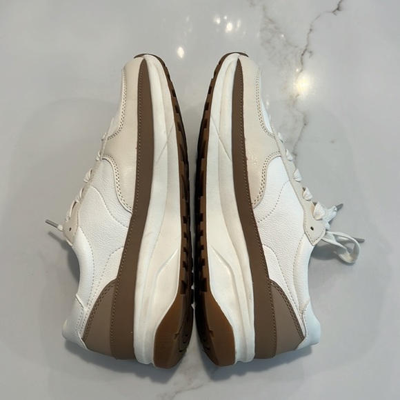 CUSHIONAIRE Women's Score lace up Sneaker +Comfort Foam - Picture 7 of 12